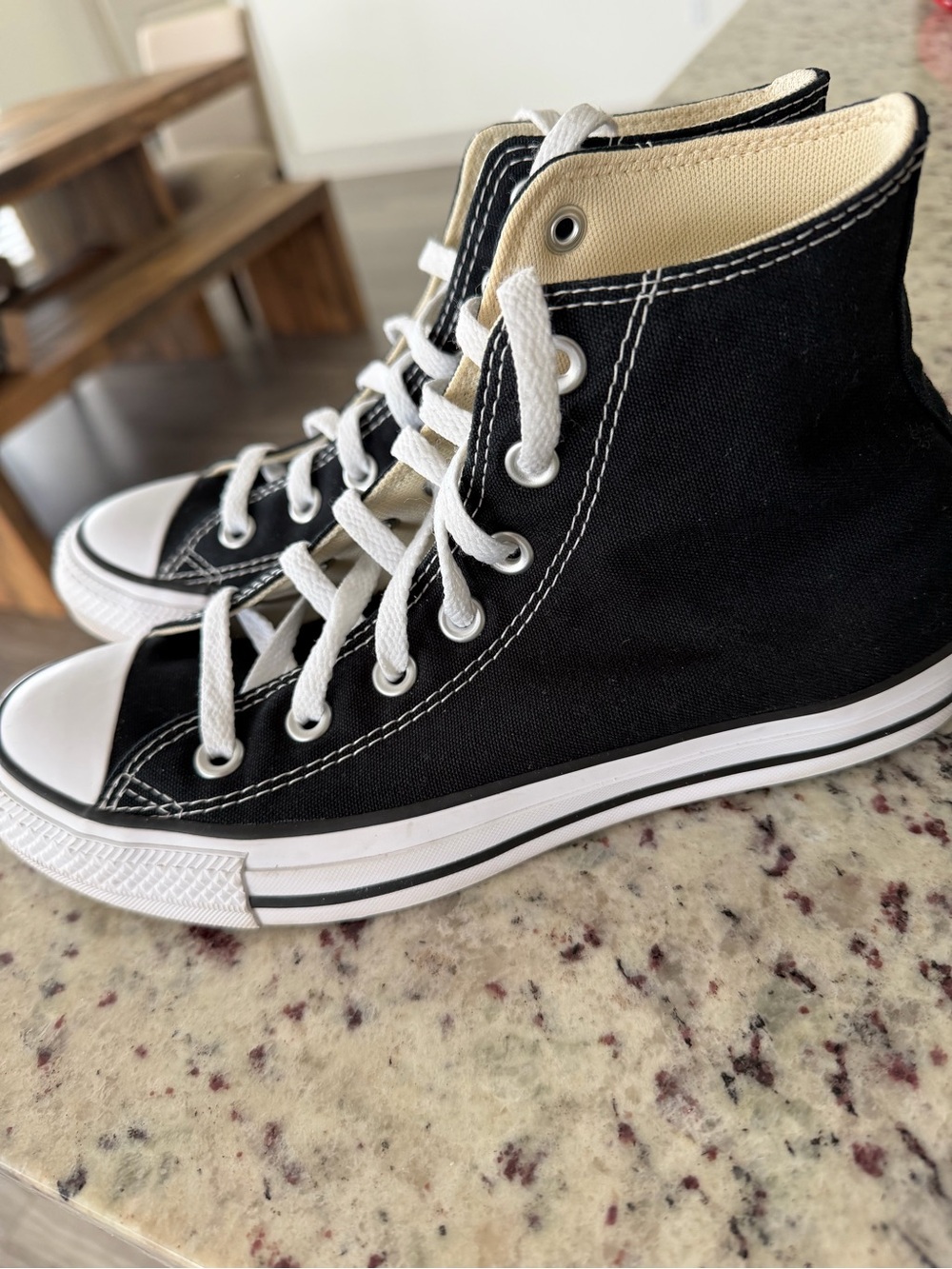 Converse Women’s High Top Canvas Sneakers in Black and White - Picture 4 of 12